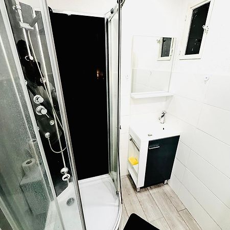 Worldroom Chambre Privee Avec Espace Commun Perpignan Ngoại thất bức ảnh