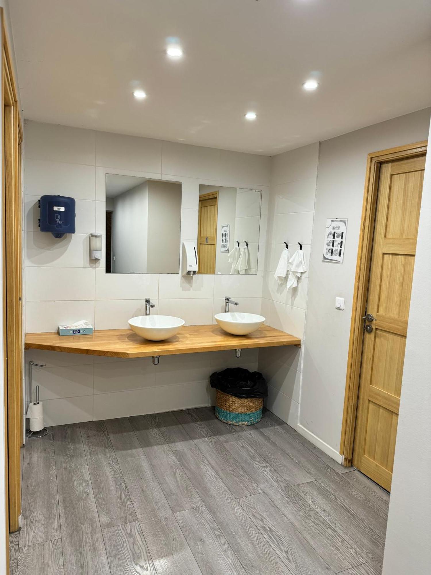 Worldroom Chambre Privee Avec Espace Commun Perpignan Phòng bức ảnh