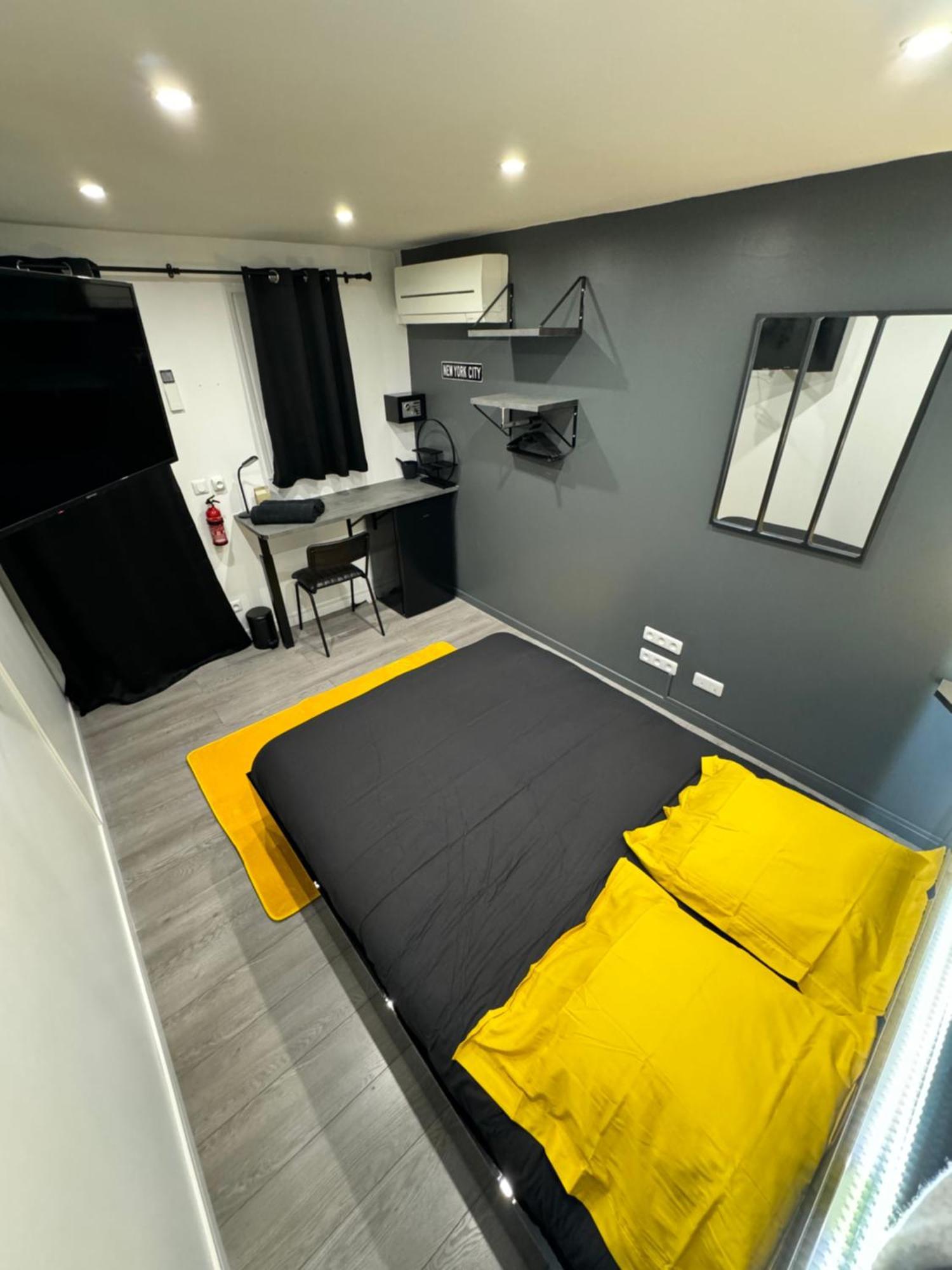 Worldroom Chambre Privee Avec Espace Commun Perpignan Ngoại thất bức ảnh