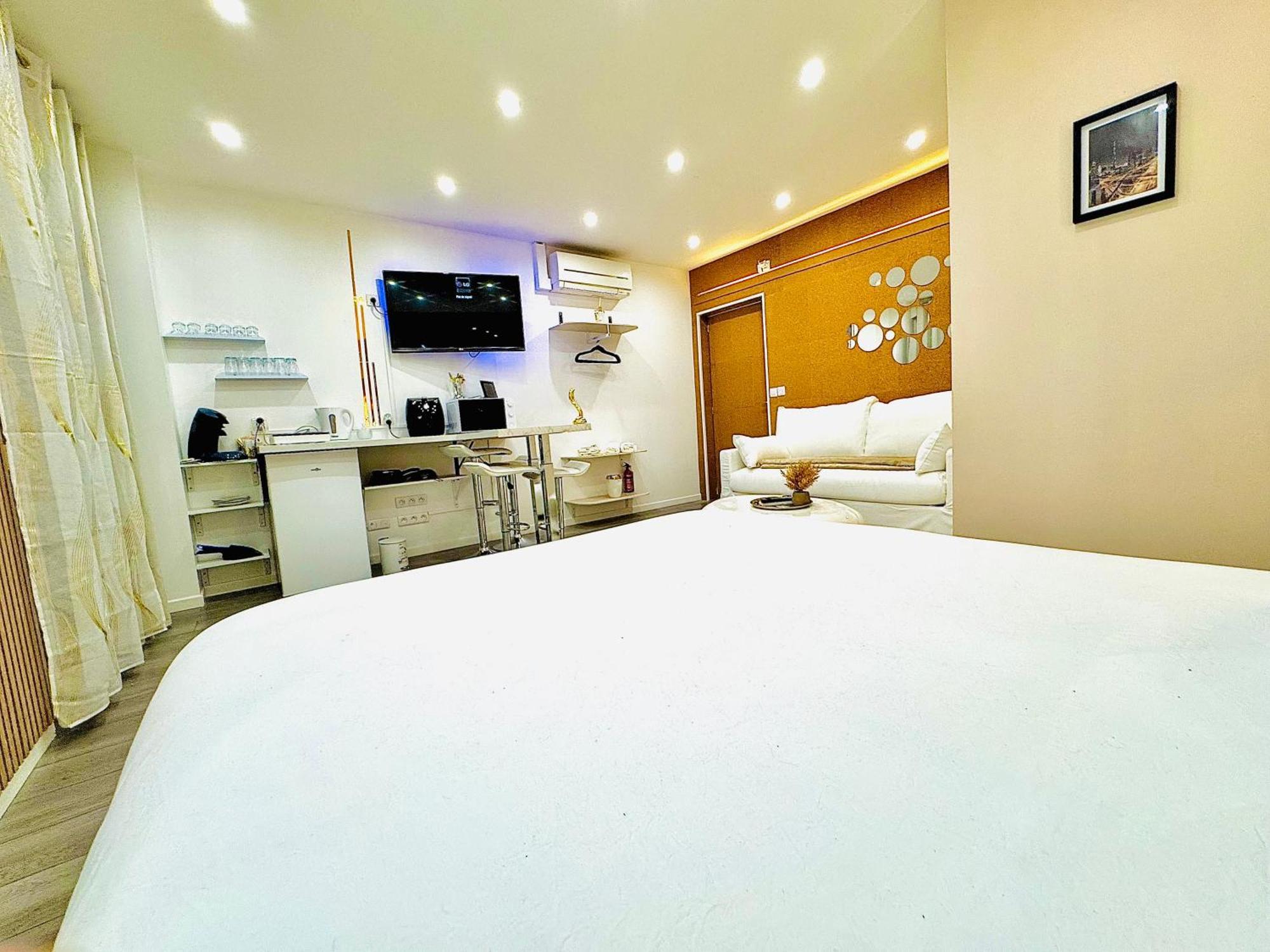 Worldroom Chambre Privee Avec Espace Commun Perpignan Ngoại thất bức ảnh